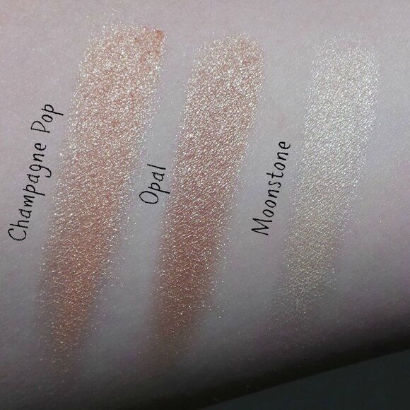 Becca Cosmetics: Glow On The Glow Kit - Opal - Picture 16 of 16